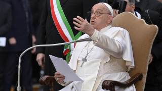Папа Франциск призова за прекратяване на бойните действия по Коледа