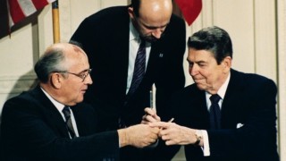 Горбачов недоумява от липсата на ум с оттеглянето на Тръмп от ядрения договор