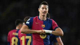 Нападателят на Барселона Роберт Левандовски вече не изключва варианта да