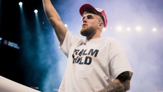 Бившият ютюбър и понастоящем боксьор Джейк Пол спечели по категоричен