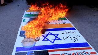 Светът се бори с нарастващ антисемитизъм, докато действията на Израел не помагат за това