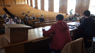Студенти окупират аудитория 272 в СУ