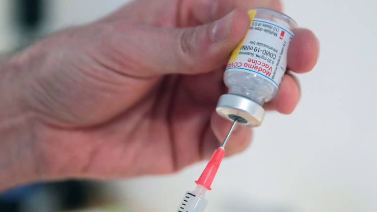 Замърсените ваксини в Япония - заради неправилно поставени игли?