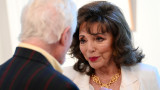 Подлагала ли се е на козметични процедури 90-годишната Джоан Колинс