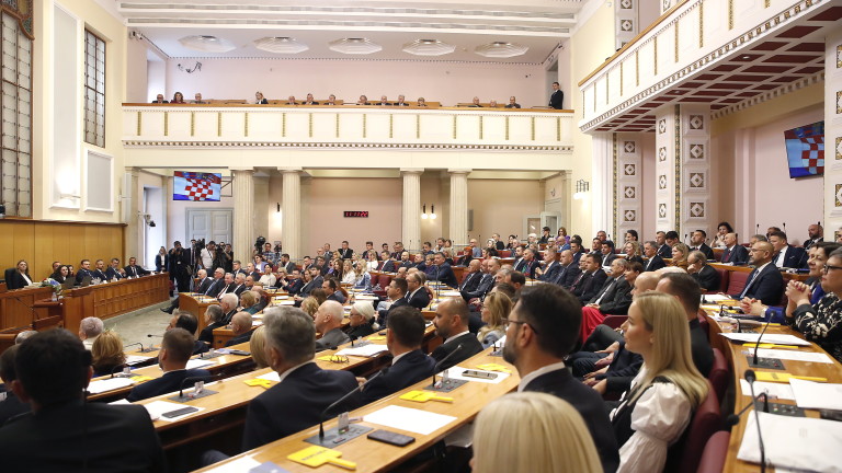 Хърватските депутати гласуваха в петък за ново правителство, което бележи