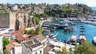 Туристическата столица на Турция Анталия посрещна повече от 2