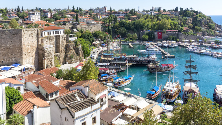 Туристическата столица на Турция посрещна над 2 милиона туристи през юни