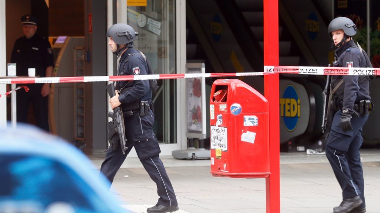 Кметът на Хамбург Олаф Шолц заяви, че атаката е била
