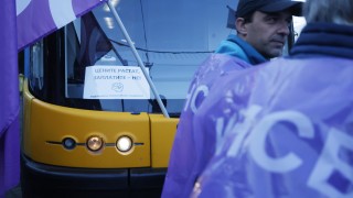 В продължение на няколко седмици градският транспорт в София беше