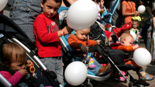 Родители на протест за адекватни детски добавки 