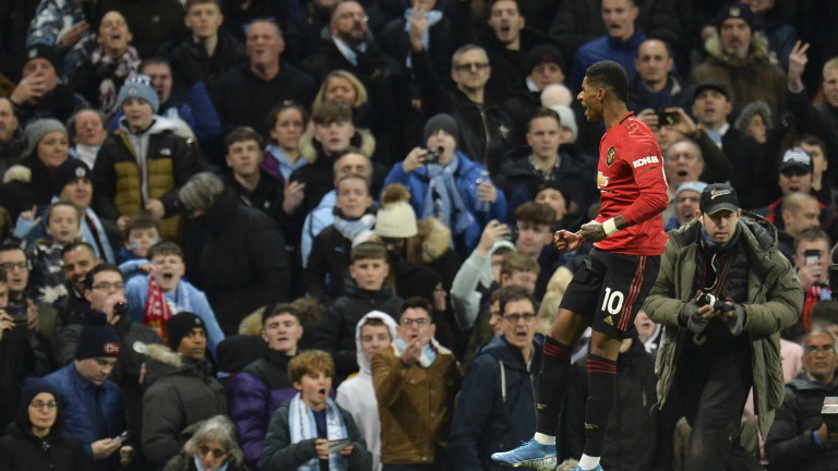 Фен на Сити е бил задържан след расистките прояви в дербито с Юнайтед