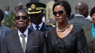 Първата дама на Зимбабве Грейс Мугабе отрече да е замесена