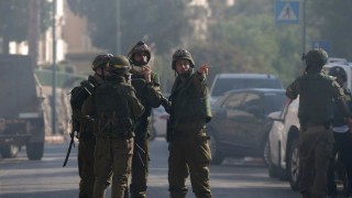 Палестинец откри огън по израелски автобус близо до еврейското селище