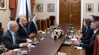 Президентът Румен Радев проведе работна среща с временно управляващата посолството