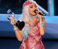 Изроди и „кървящата” Лейди Гага вкарват света в ада