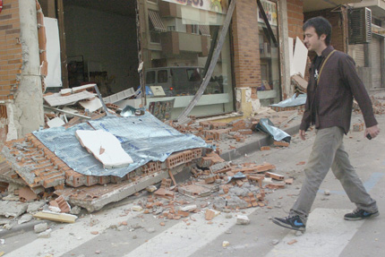 Десет убити при земетресения в Испания