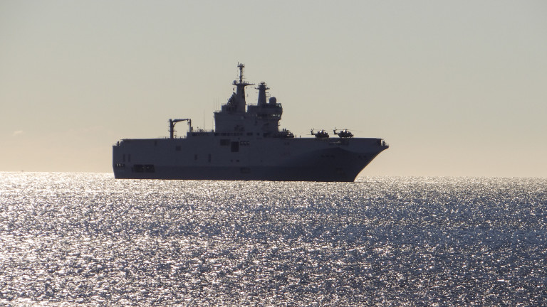 Военните на Русия следят френски военен кораб в Черно море