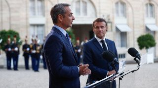 На фона на ескалиращото напрежение идващо от Анкара френският президент