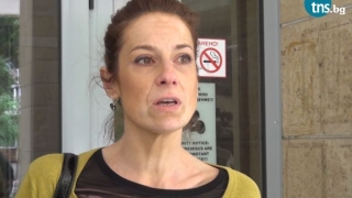 Задържаха съпругата на полицая, заподозрян за смъртта на родителите си