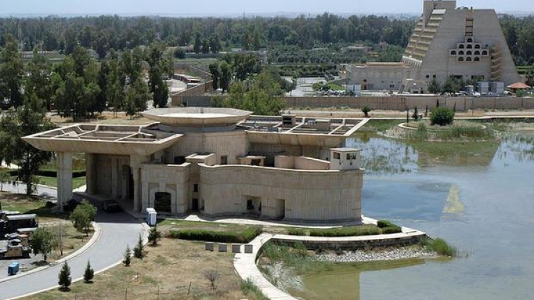 Предвожданата от САЩ коалиция бомбардира дворец на Саддам, използван от "Ислямска държава"