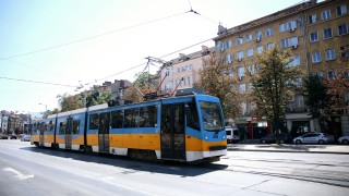 Полицейски микробус и трамвай са се ударили на булевард Мария Луиза в