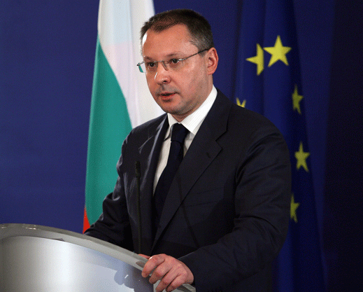 Станишев: Управляващата коалиция печели 8 мандата