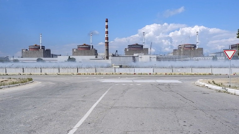 Операторите, извършващи поддръжка в украинската ядрена централа Запорожие, превключиха режима