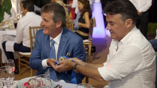 Министърът на младежта и спорта Красен Кралев удостои Емил Костадинов