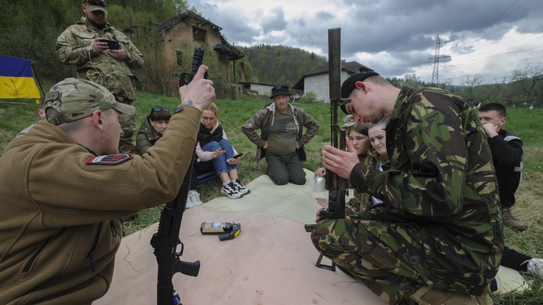 Една трета от подкрепленията на Украйна се състоят от доброволци