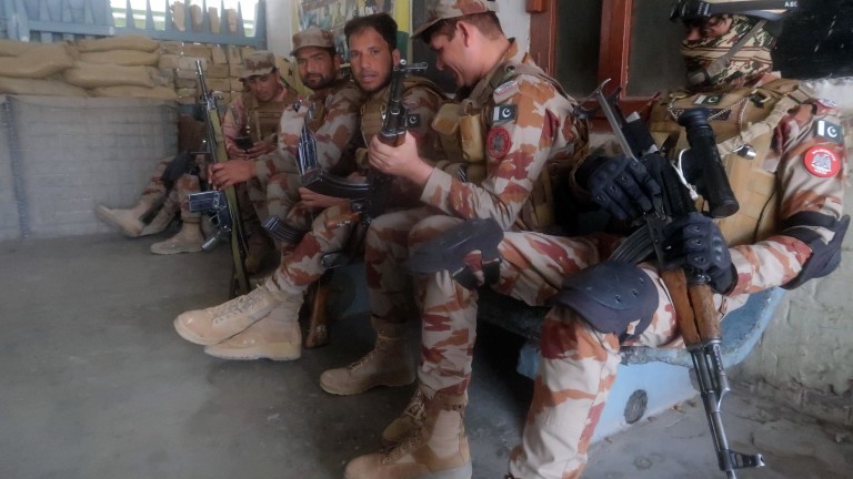 Край на заложическата драма в Пакистан, убити са всички екстремисти