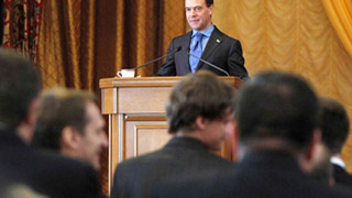 Медведев цитира Остап Бендер в Украйна