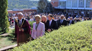 Министърът на младежта и спорта Весела Лечева беше официален гост