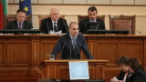 Цветанов скандализира опозицията с предизборна агитация от трибуната на НС