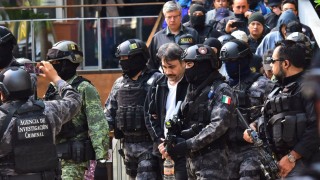 Служители на мексиканската федерална полиция протестират срещу новосъздадената Национална гвардия