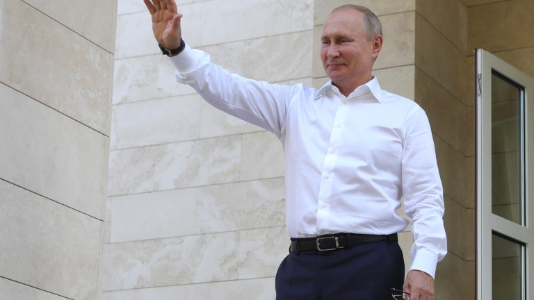 Тази година Русия трябваше да възвърне величието си, а Путин