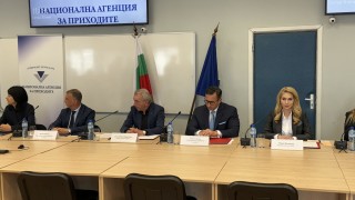 НАП, КЗП и КЗК подписаха споразумение за сътрудничество за еврото