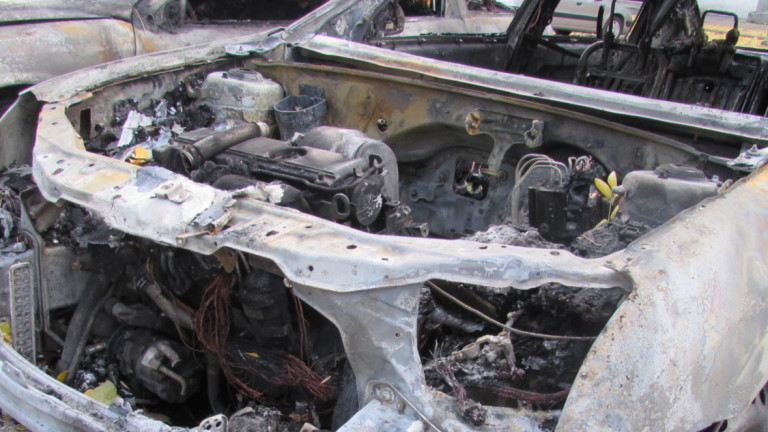 10 коли изгоряха на паркинг в столичния квартал Люлин