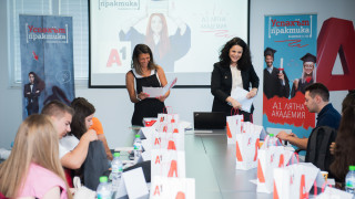 Когато си едва на 20 години трудно можеш да си