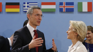 Военното присъствие в Източна Европа - основна тема на срещата на НАТО