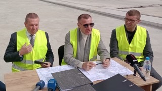 Винаги преди избори и парламентарни и местни строителите биват