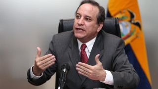 Министърът на финансите на Еквадор Симон Куева ще напусне правителството