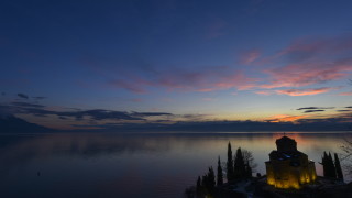 Край Охрид още бушува голям пожар избухнал в снощи Огънят