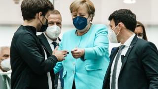 Германският канцлер Ангела Меркел подчерта необходимостта да се ускори борбата