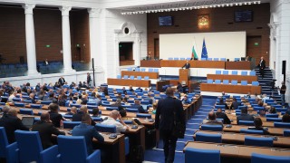 Общо 188 народни представители се регистрираха на предпоследното заседание на