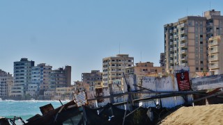 От топ туристическа дестинация до безлюден паметник на войните и