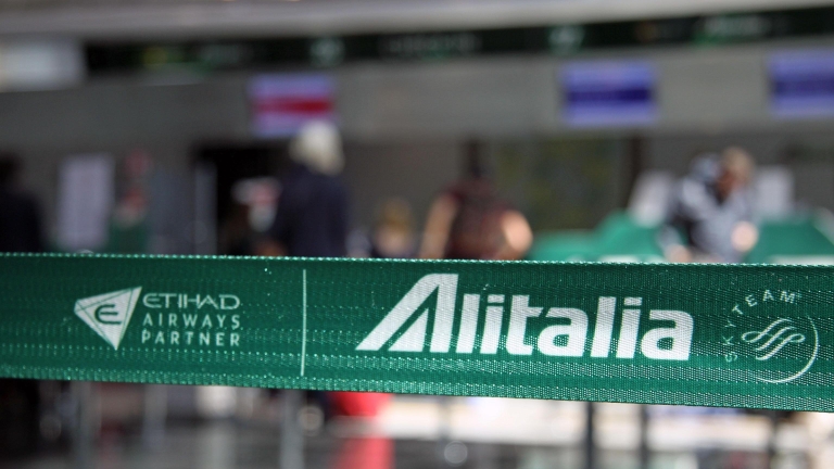 Операторът на струтения мост над Генуа ще спасява закъсалата Alitalia