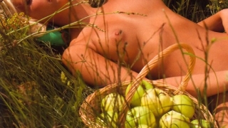 Ники Михайлов изгони Мис Плеймейт