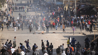 Полицейско насилие срещу демонстранти в Алжир