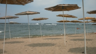 Мълния уби момиче на плаж в Гърция
