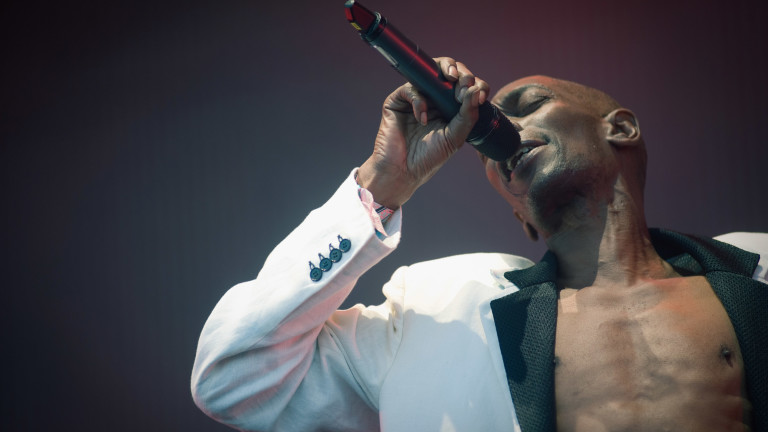 В памет на Maxi Jazz от Faithless